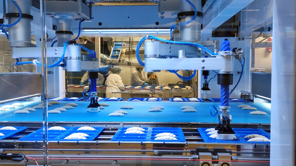 Humidifiers and dehumidifiers for food manufacturing